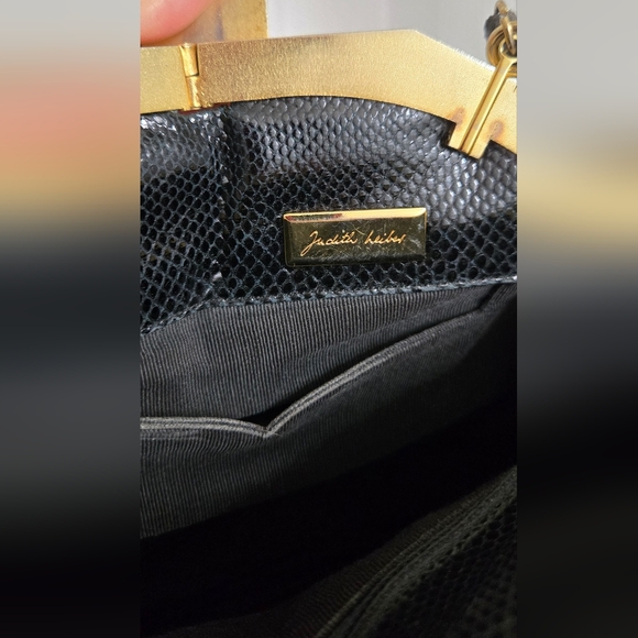EUC Judith Leiber Vintage Real Snakeskin Handbag with Onyx Closure - Picture 14 of 14